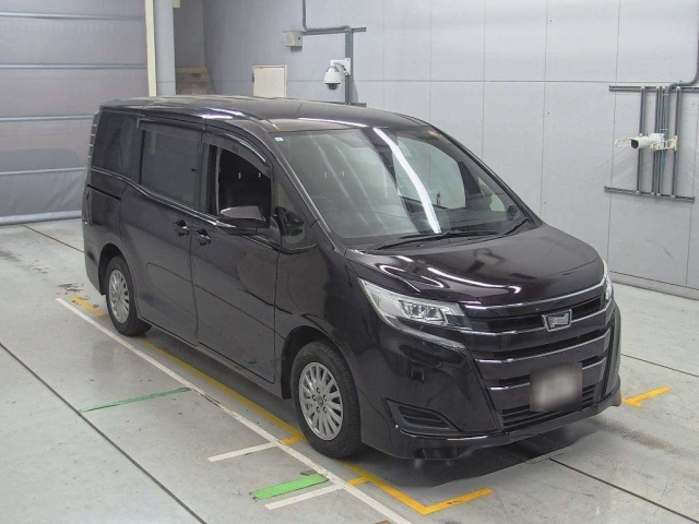 TOYOTA NOAH 2019