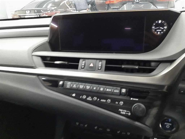 LEXUS ES 2019