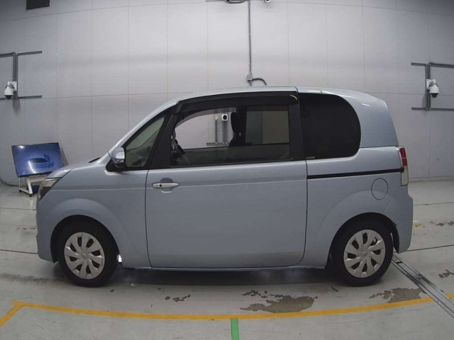 TOYOTA SPADE 2012
