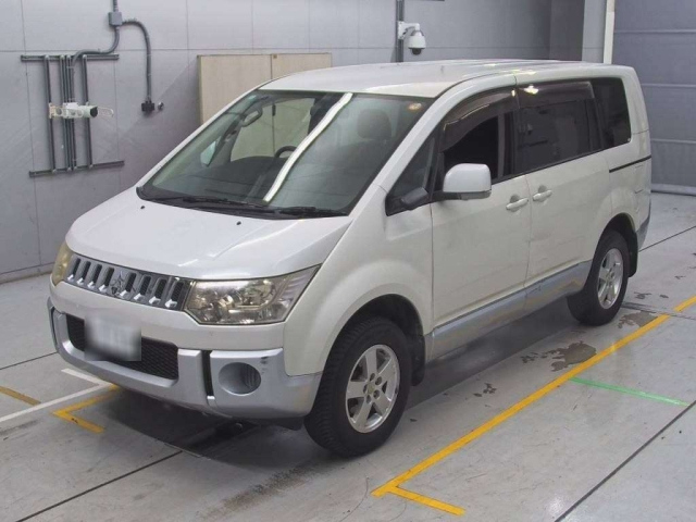 MITSUBISHI DELICA D5 2010
