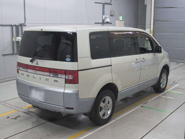 MITSUBISHI DELICA D5 2010