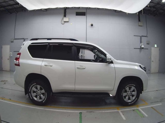 TOYOTA LAND CRUISER PRADO 2016