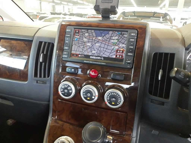MITSUBISHI DELICA D5 2010