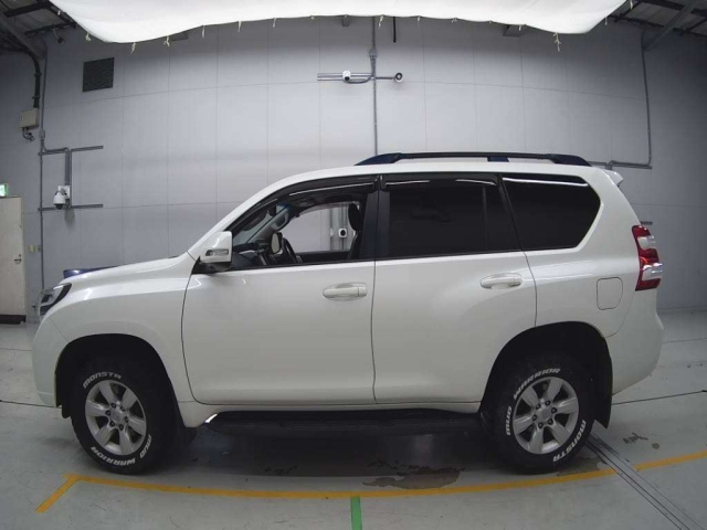 TOYOTA LAND CRUISER PRADO 2016