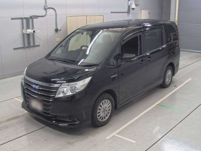 TOYOTA NOAH 2014