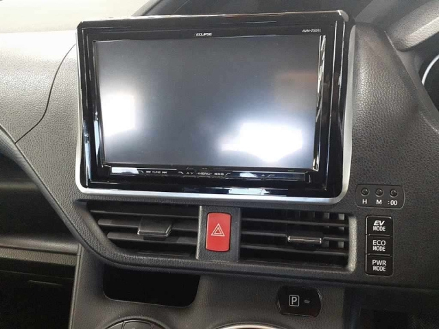 TOYOTA NOAH 2014