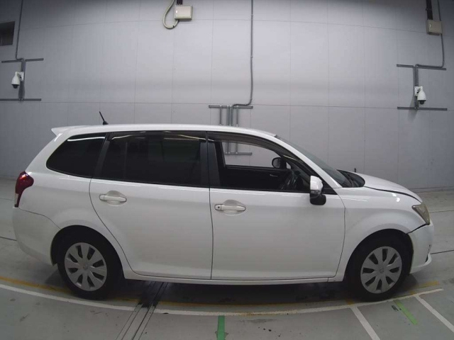 TOYOTA COROLLA FIELDER 2013