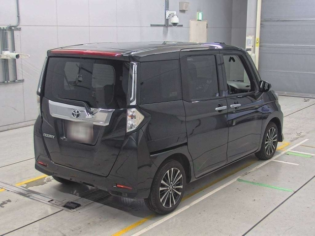 TOYOTA ROOMY 2023