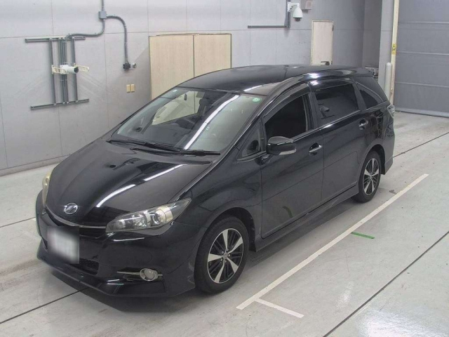 TOYOTA WISH 2013