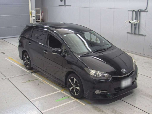 TOYOTA WISH 2013