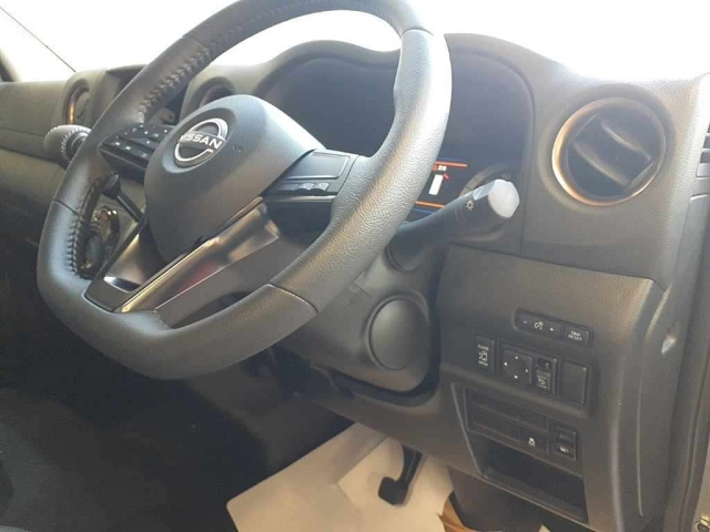 NISSAN CARAVAN VAN 2025