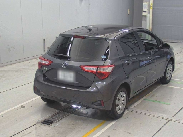 TOYOTA VITZ 2018