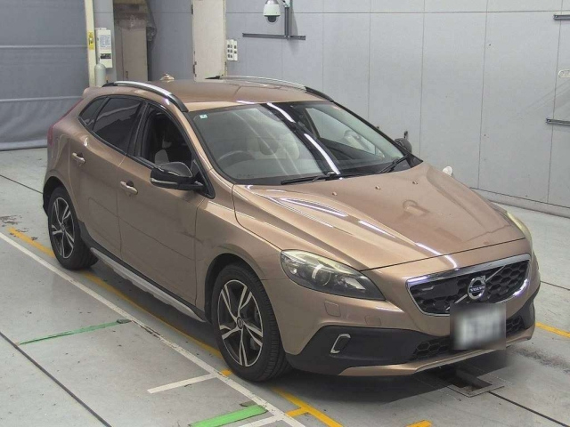 VOLVO V40 2014