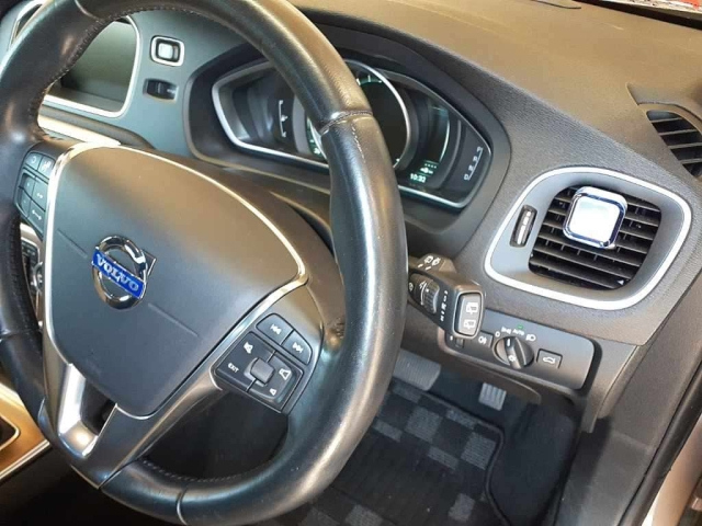 VOLVO V40 2014