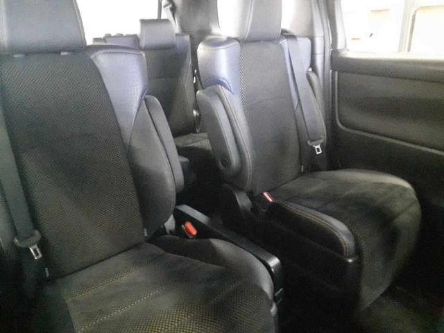 TOYOTA VELLFIRE 2017