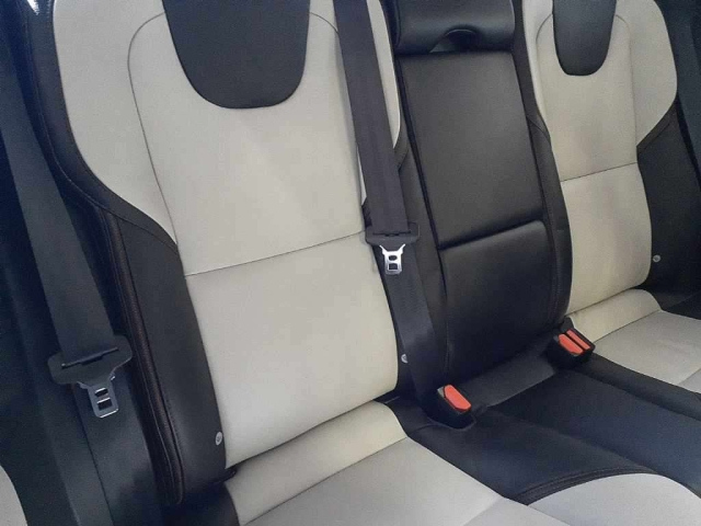 VOLVO V40 2014