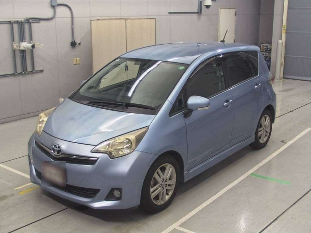 TOYOTA RACTIS 2011