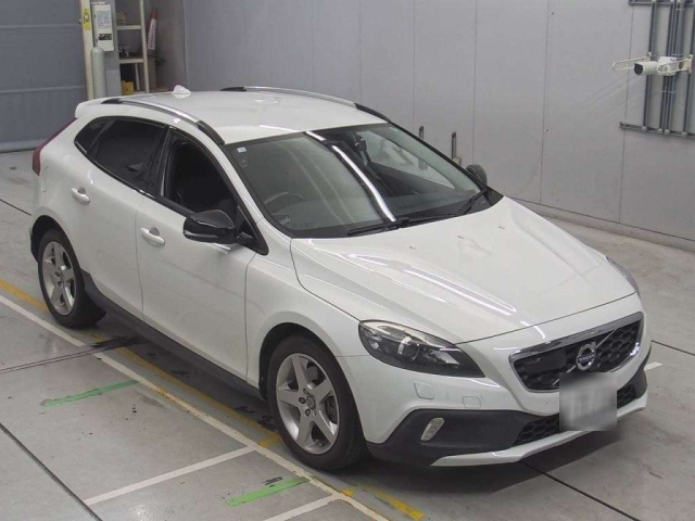 VOLVO V40 2015