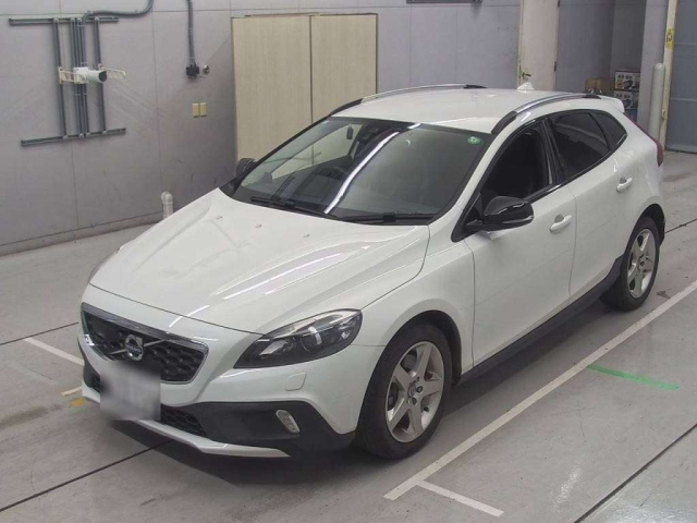 VOLVO V40 2015