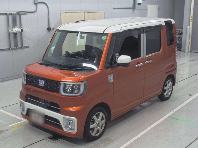 DAIHATSU WAKE 2015