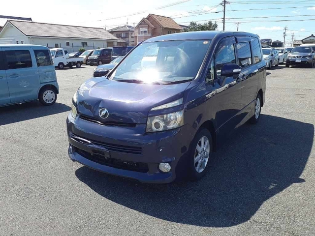 TOYOTA VOXY 2008