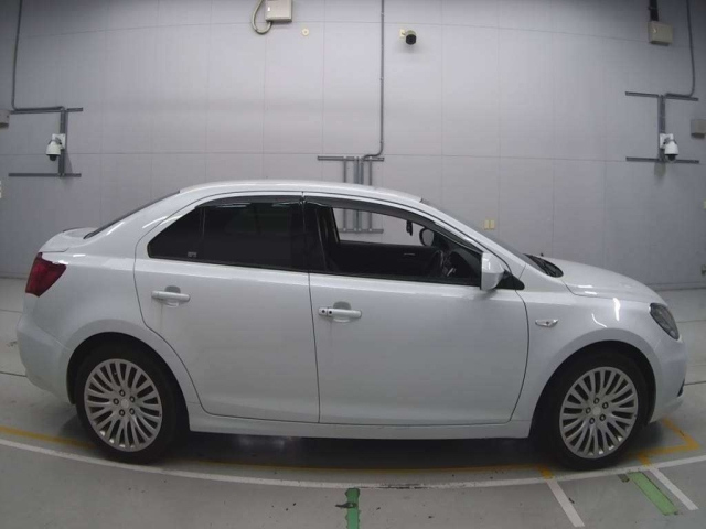 SUZUKI KIZASHI 2015