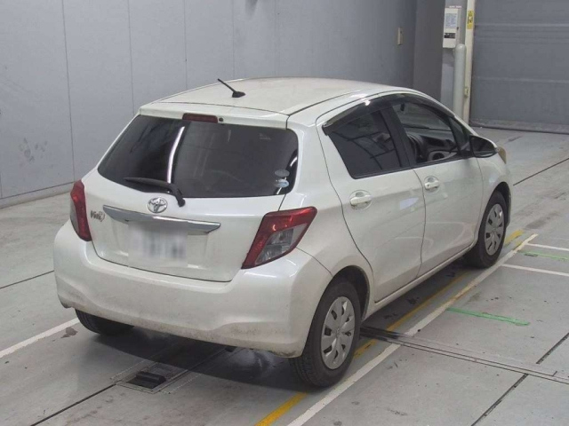 TOYOTA VITZ 2011