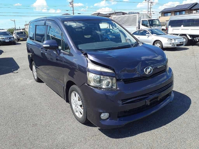 TOYOTA VOXY 2008