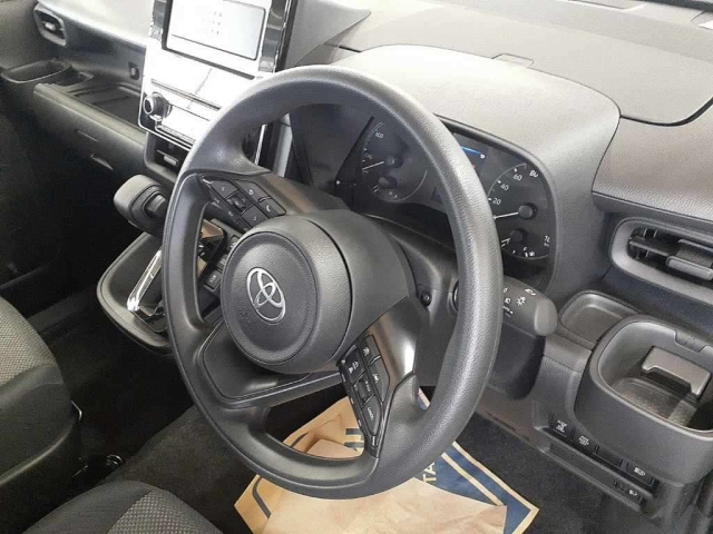 TOYOTA SIENTA 2025