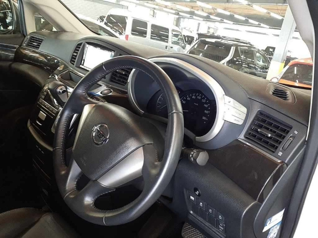 NISSAN ELGRAND 2012