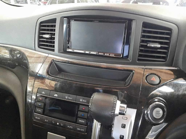 NISSAN ELGRAND 2012