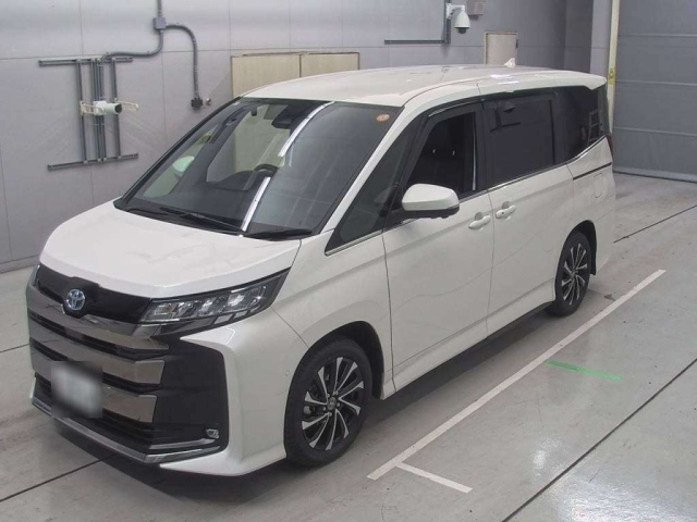 TOYOTA NOAH 2025