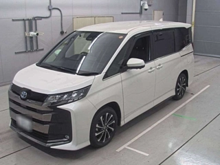 TOYOTA NOAH 2025