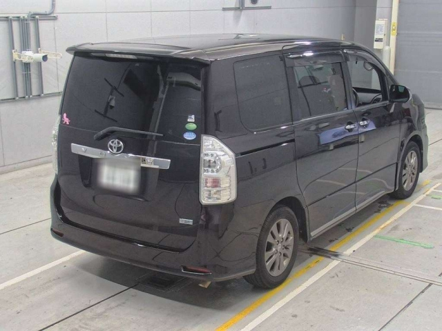 TOYOTA VOXY 2012