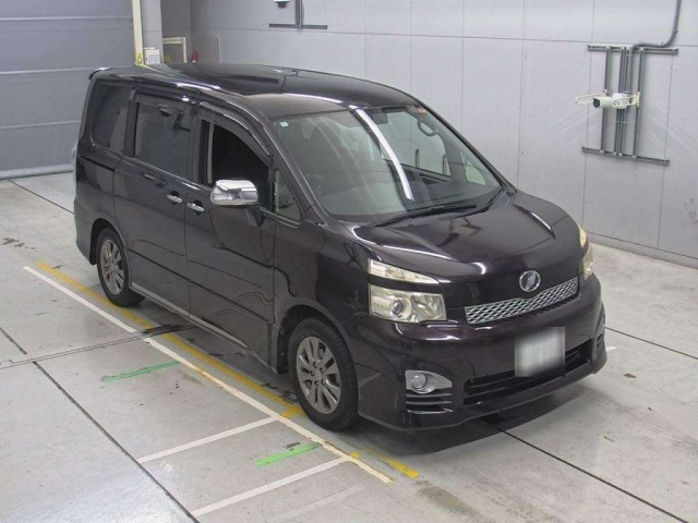 TOYOTA VOXY 2012