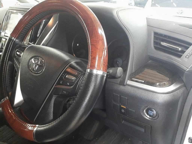 TOYOTA VELLFIRE 2016