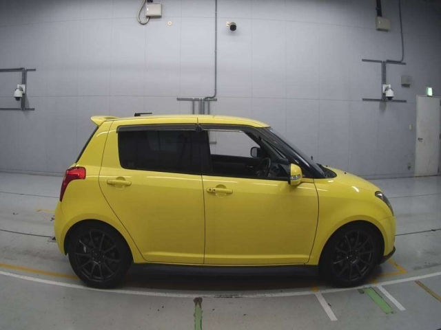 SUZUKI SWIFT 2010