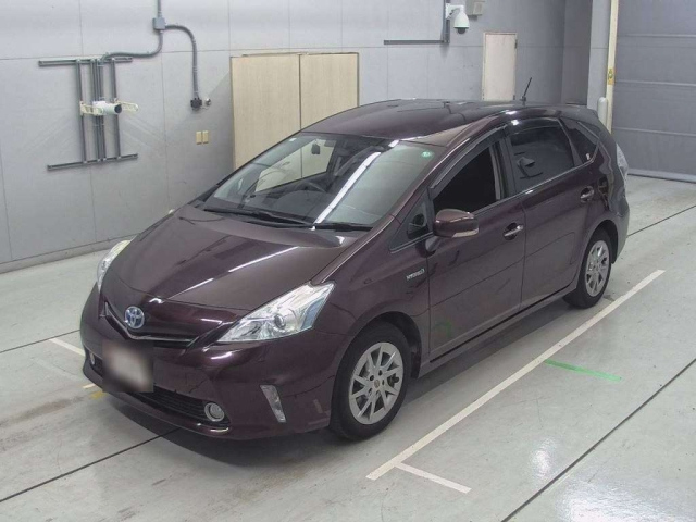 TOYOTA PRIUS ALPHA 2014