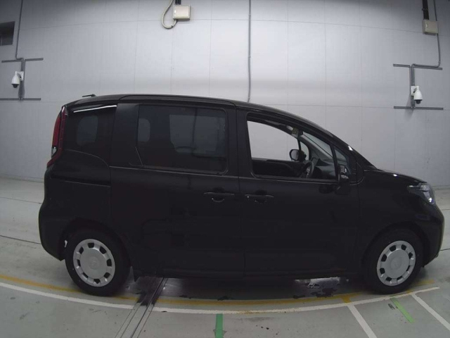TOYOTA SIENTA 2025