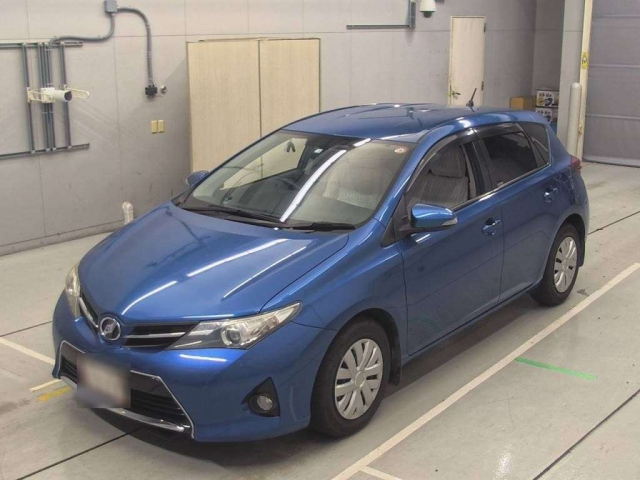 TOYOTA AURIS 2012