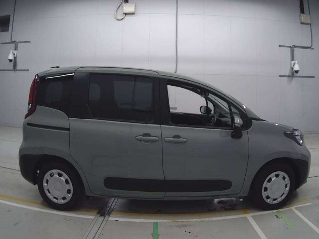 TOYOTA SIENTA 2025