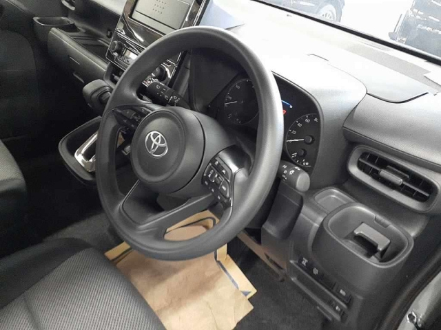 TOYOTA SIENTA 2025