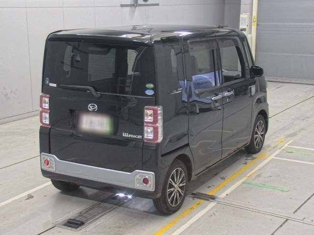 DAIHATSU WAKE 2015
