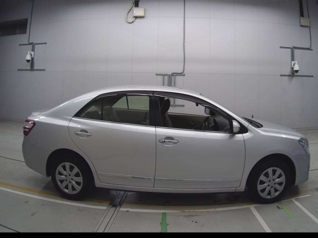 TOYOTA PREMIO 2012
