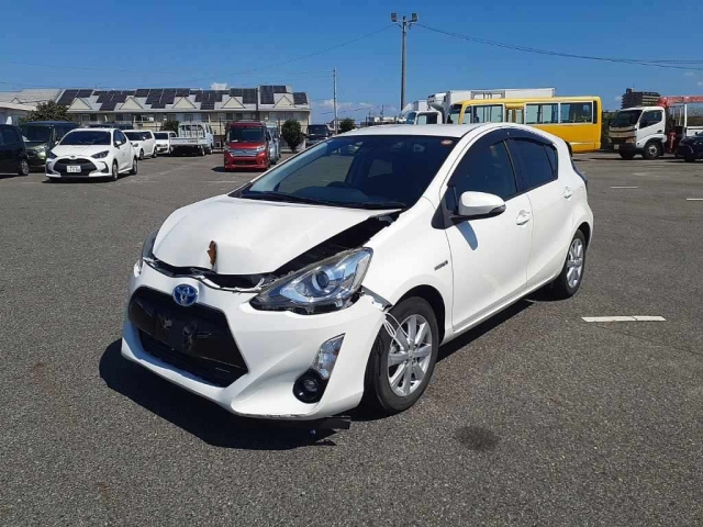 TOYOTA AQUA 2016