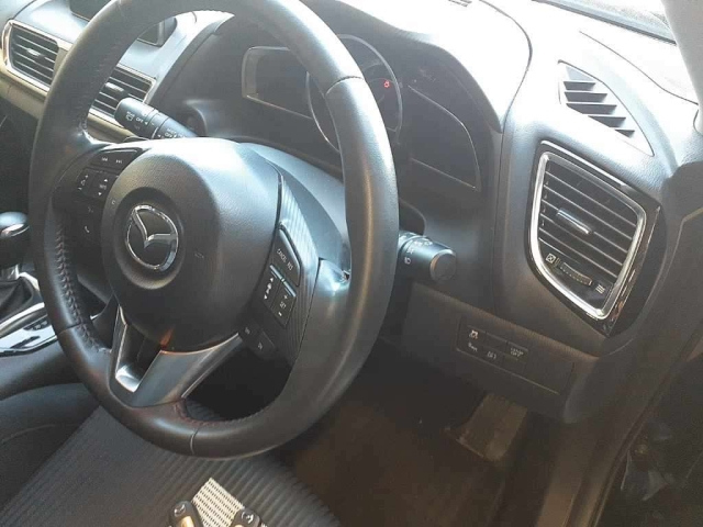 MAZDA AXELA 2015