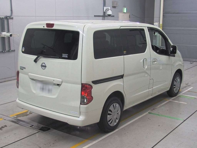 NISSAN NV200 2021