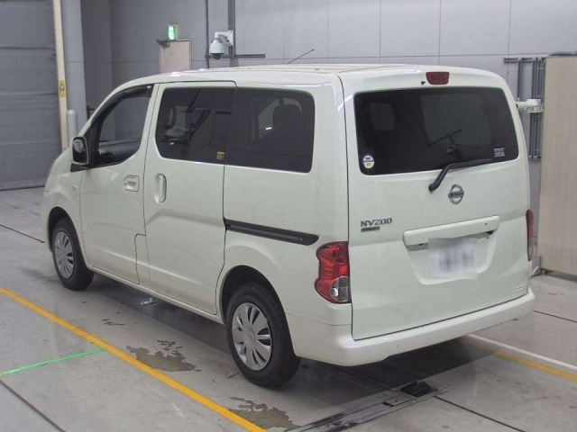 NISSAN NV200 2021