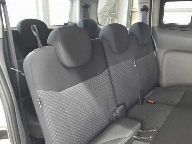 NISSAN NV200 2021