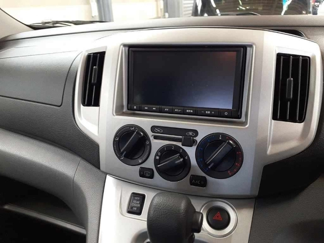 NISSAN NV200 2021